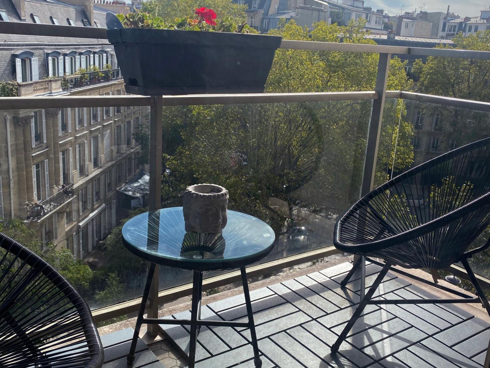 Fabulous Big With Balcon Arc Of Triumph